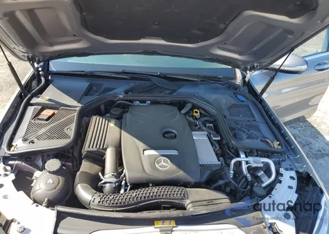 2015 Mercedes-Benz C 300 из США, поврежденный, VIN 55SWF4JB2FU075596